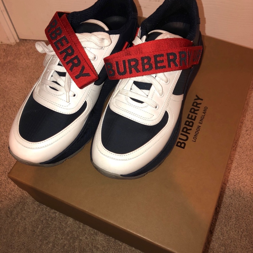 Burberry men’s sneakers size 7(Euro 40)